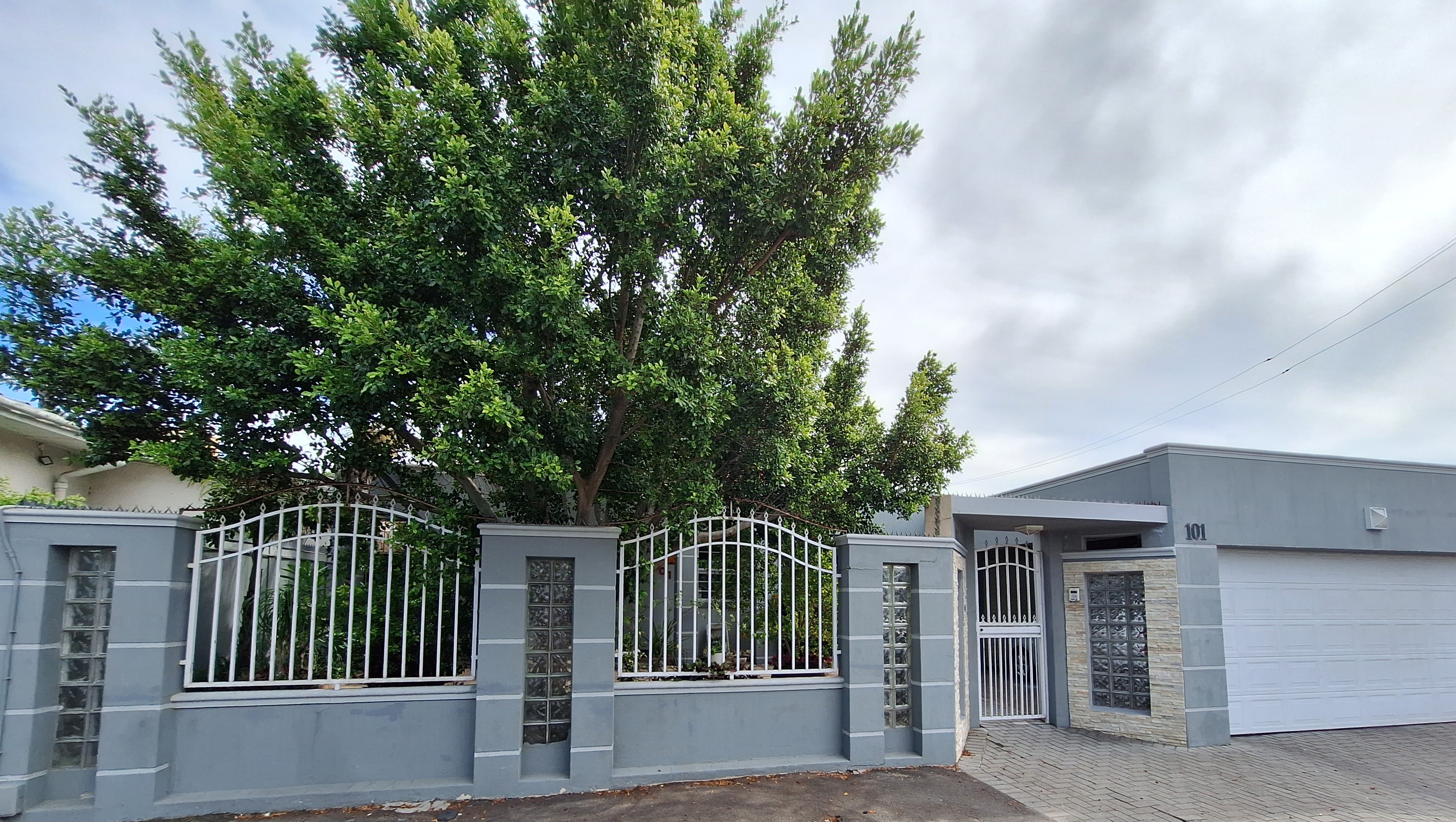 6 Bedroom Property for Sale in Townsend Estate Western Cape